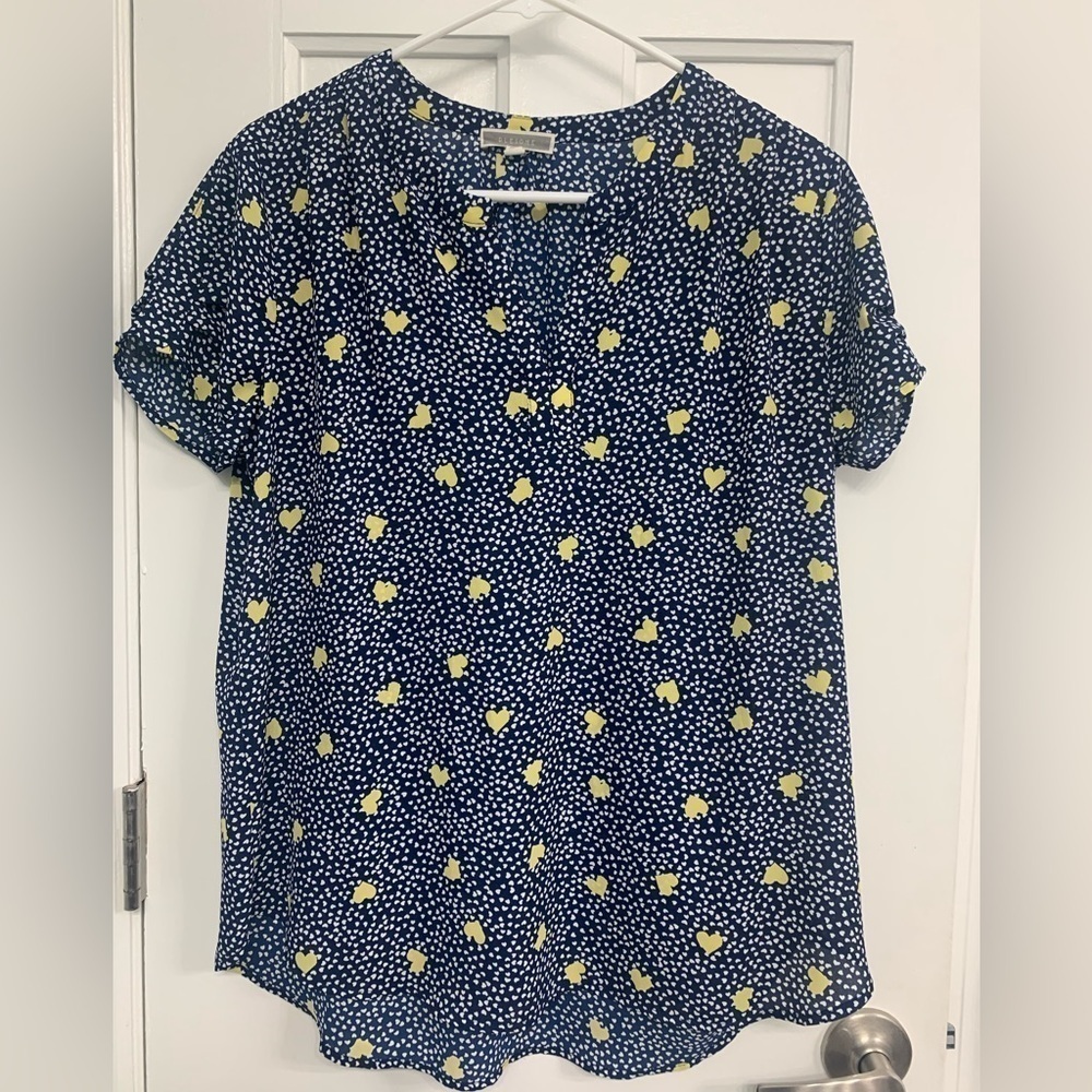 Pleione 💛 shirt/navy background. Lightweight, size S